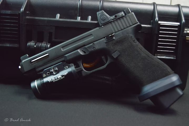 Red Dot Optics: Open or Closed Emitter. Which one should you choose?